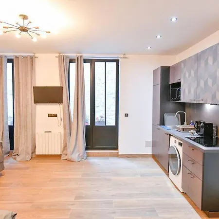 Sacre-coeur Basilica Apartment